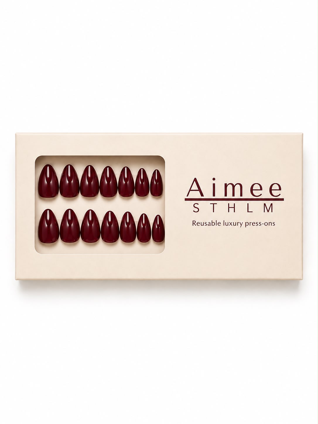 French Wine-Schachtel – Wiederverwendbare, tief bordeauxrote, durchgefärbte Kunstnägel in der Form „Short Almond“, verpackt in einer exklusiven Schachtel von Aimee STHLM
