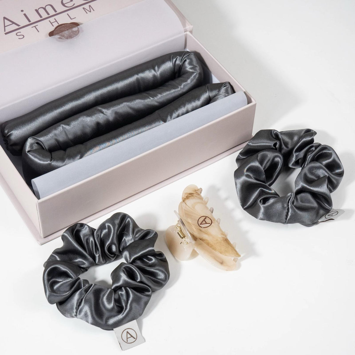 #colors_Dark Grey Heatless Curler in der Farbe Dark Grey aus 100 % echtem Maulbeerseide von Aimee STHLM