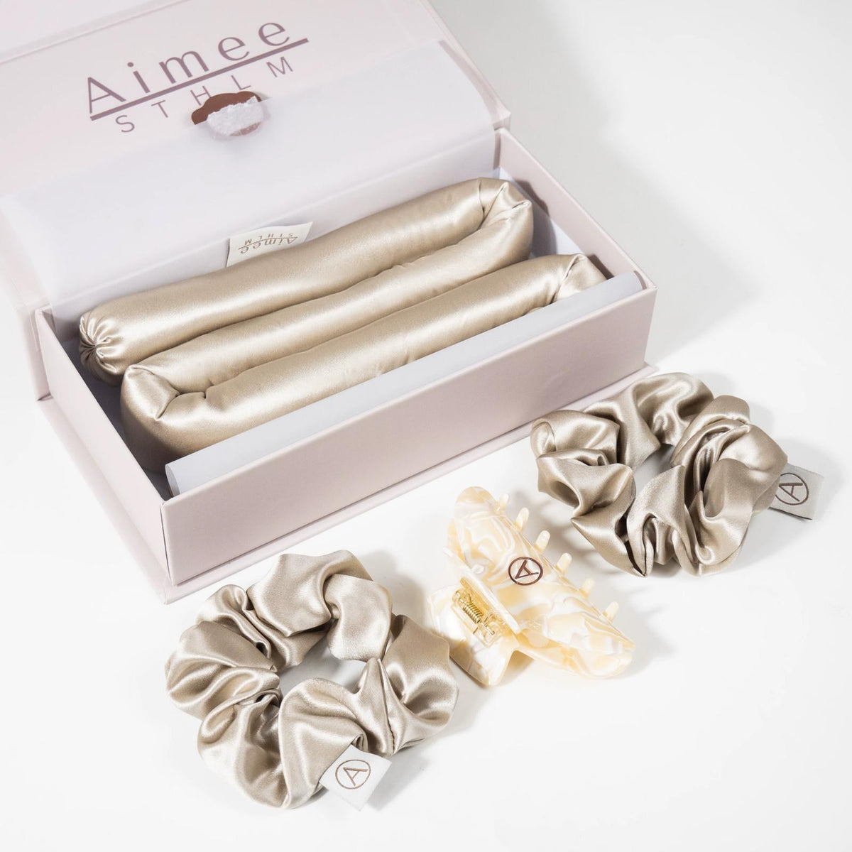 #colors_Light Champagne Heatless Curler in der Farbe Light Champagne aus 100 % OEKO-TEX-zertifiziertem Maulbeerseide von Aimee STHLM
