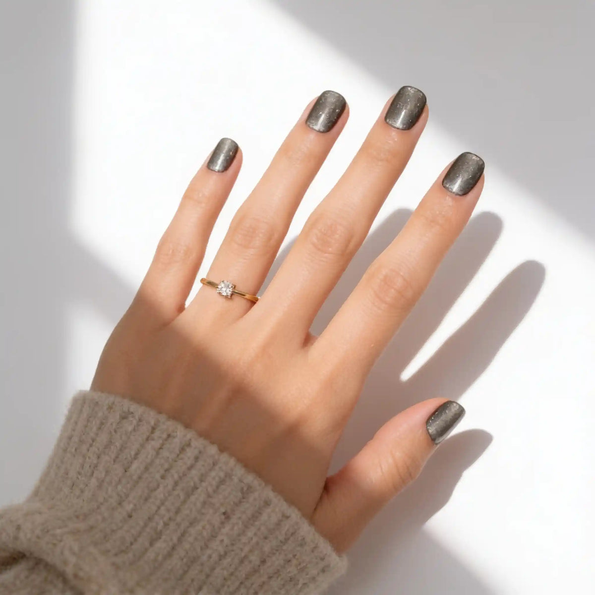 Night Sky – Square Extra Short Press-On-Nägel mit dunklem Cat-Eye-Effekt von Aimee STHLM