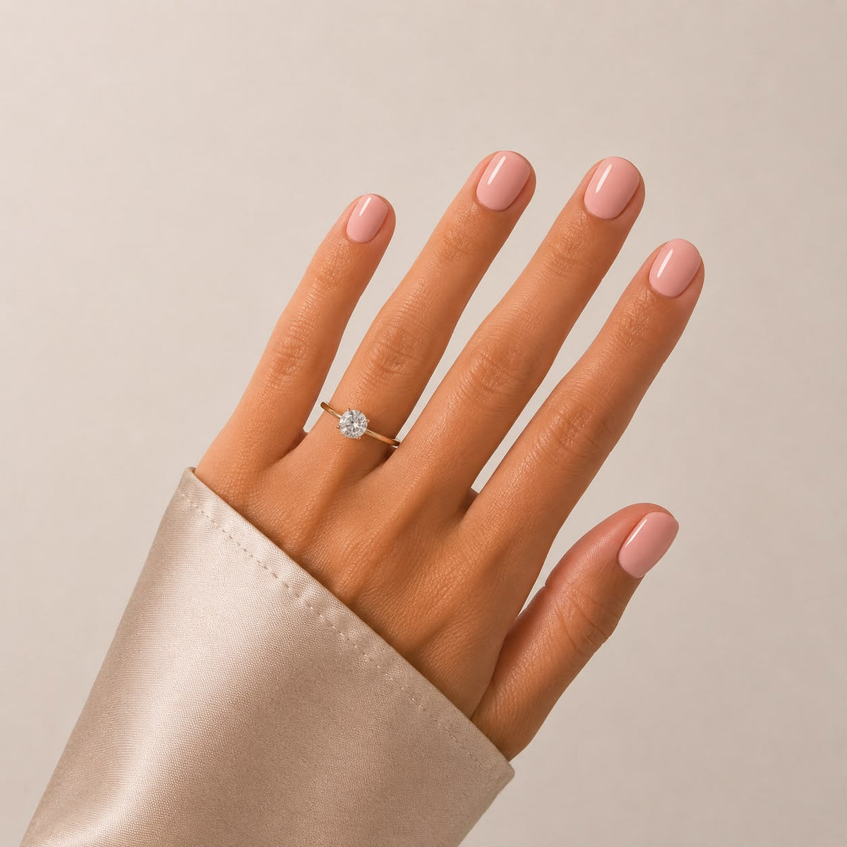 Soft Blush – Extra kurze, quadratische (Extra Short Square) hellrosa Press-on-Nägel mit glänzendem Finish, von Hand aufgetragen, von Aimee STHLM
